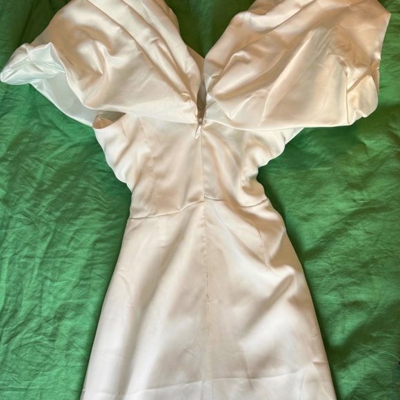 Aliava Maribel Crepe Ruffle Shoulder Dress M - Picture 2 of 4